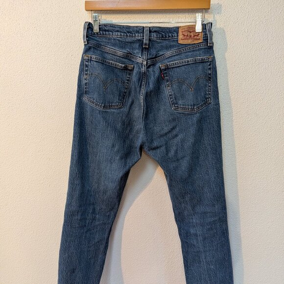 Levi's 501 Med Wash Straight Leg Frayed Hem Cropped Jeans size 28x26 - Picture 2 of 7